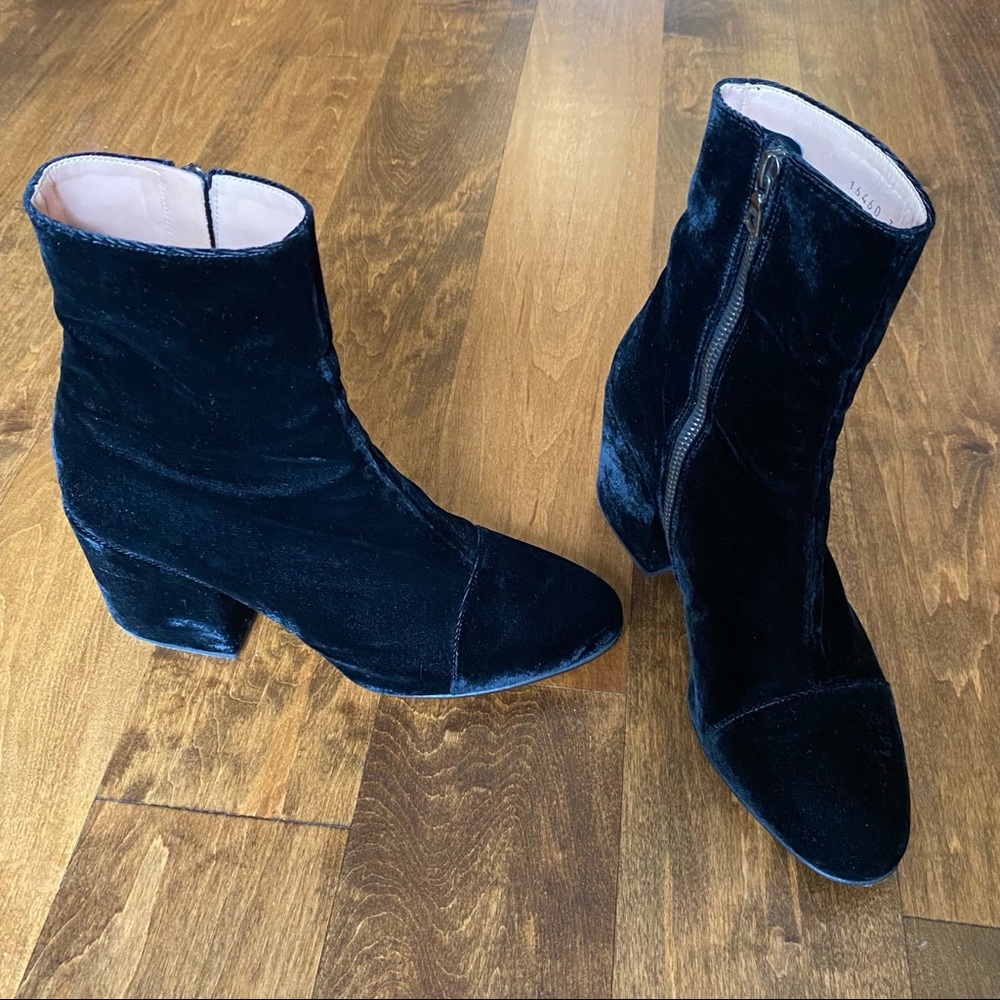 Dries Van Noten Black Velvet Chelsea Boots 38 Designer Made in Italy